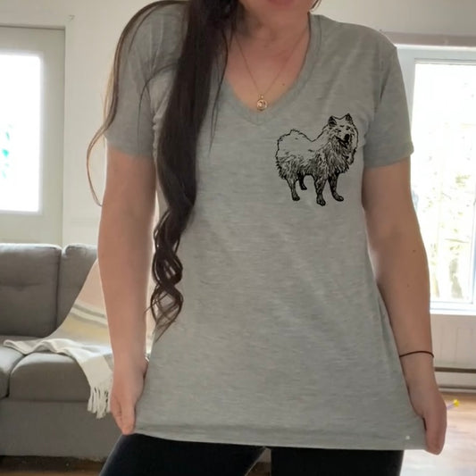T-Shirt gris femme col en V personnalisable avec ton animal